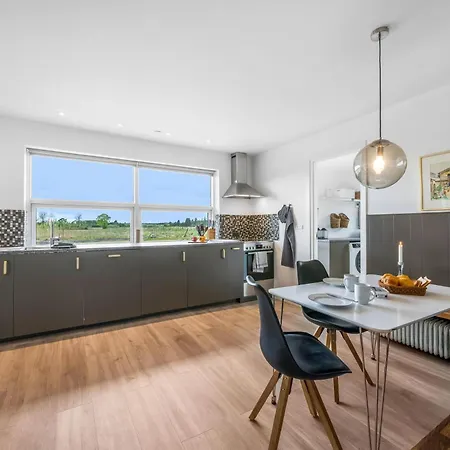 Beautiful Home, Completely Renovated In 2026, Located In Scenic Surroundings Сasa de vacaciones Sønder Felding