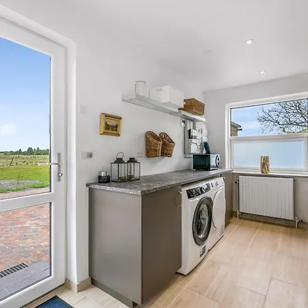 Beautiful Home, Completely Renovated In 2026, Located In Scenic Surroundings Hébergement de vacances